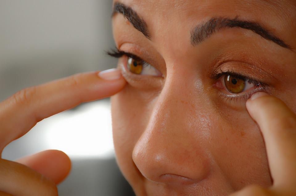 Operace očních víček vám ubere roky a zvedne sebevědomí